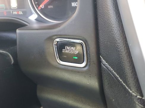 Used 2018 GMC Acadia SLT image 29