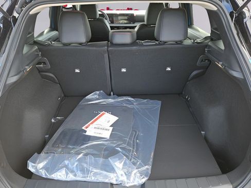 New 2026 Nissan Kicks SR FWD image 19