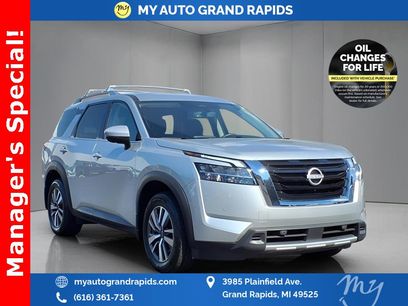 Used 2024 Nissan Pathfinder SL