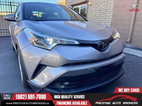Used 2019 Toyota C-HR LE image 3