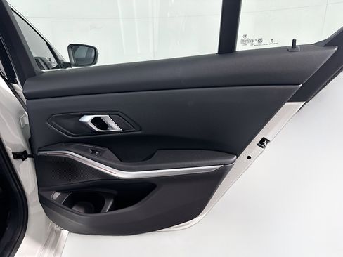 Used 2025 BMW 330i Sedan image 32