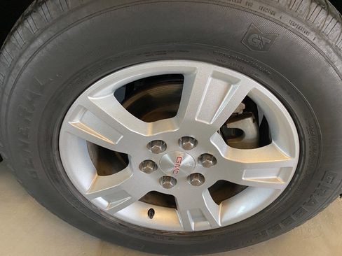 Used 2010 GMC Acadia SL w/ Preferred Package image 11