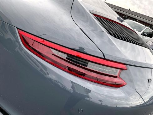 Used 2018 Porsche 911 Carrera image 28