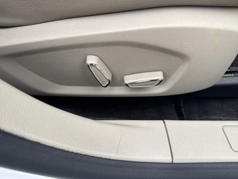 Used 2020 Ford Fusion SEL image 15