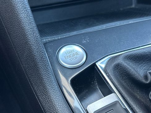 Certified 2024 Volkswagen Tiguan SE R-Line image 22