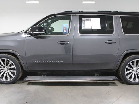 Used 2023 Jeep Grand Wagoneer L Series II image 6