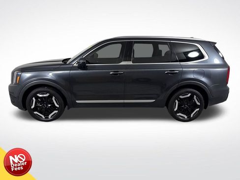 Used 2023 Kia Telluride S image 7