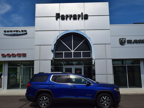 Used 2023 GMC Acadia SLE w/ Driver Convenience Package AWD/4WD image 1