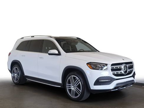 Used 2022 Mercedes-Benz GLS 450 4MATIC image 3