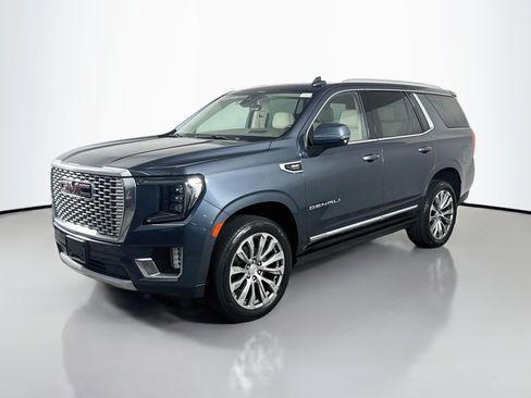 Used 2021 GMC Yukon Denali w/ Denali Premium Package AWD/4WD image 4