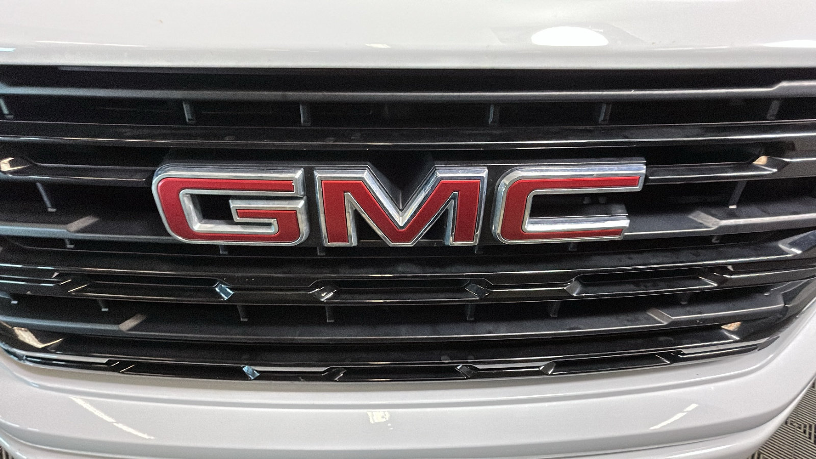 Used 2024 GMC Sierra 1500 Elevation AWD/4WD image 9