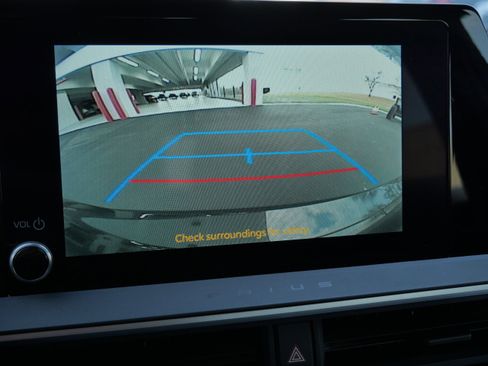 Certified 2024 Toyota Prius LE image 31