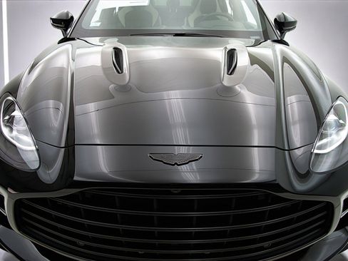 Used 2023 Aston Martin DBX 707 image 19