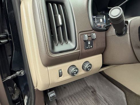 Used 2018 GMC Canyon SLT w/ Driver Alert Package image 18