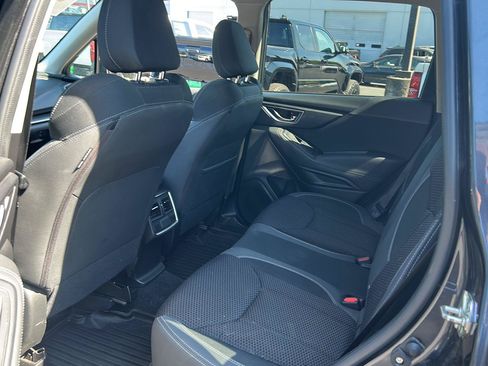 Used 2019 Subaru Forester Premium w/ All-Weather Package AWD/4WD image 7