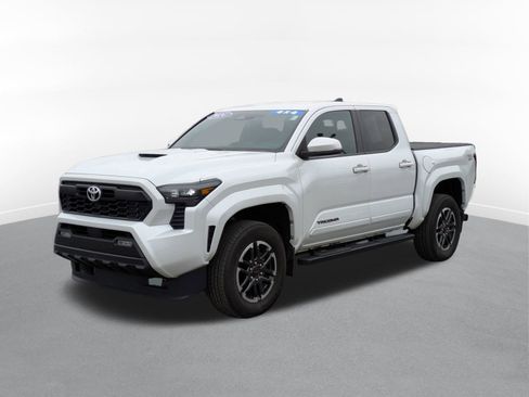 Used 2024 Toyota Tacoma TRD Sport image 5