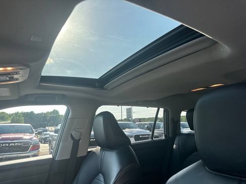 Used 2020 Toyota Highlander XLE FWD image 20