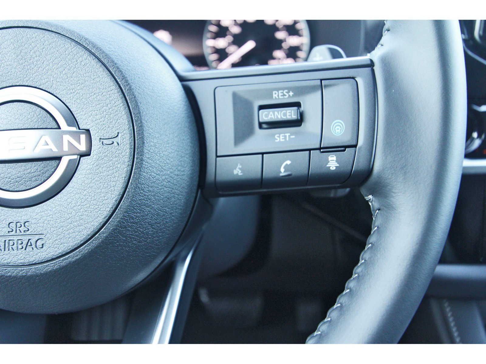 Certified 2025 Nissan Pathfinder SV w/ SV Premium Package FWD image 21