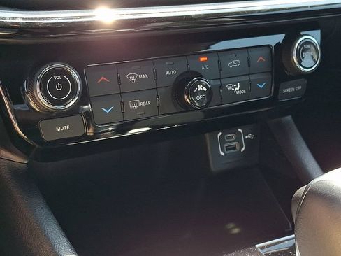 Certified 2022 Jeep Compass Trailhawk AWD/4WD image 15