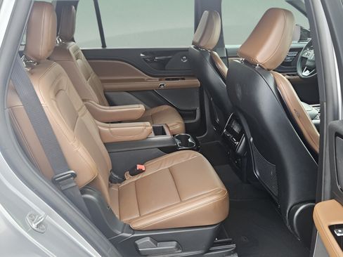 Used 2022 Lincoln Aviator Reserve w/ Equipment Group 201A RWD image 15