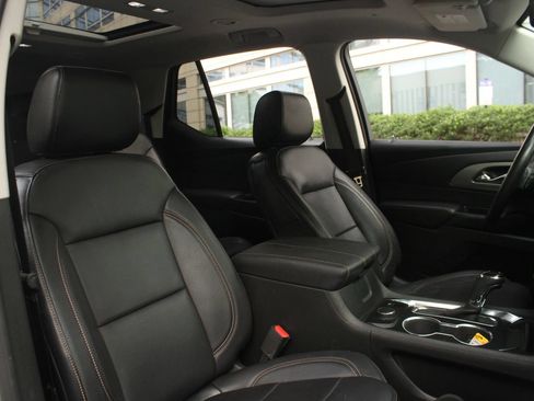 Used 2019 Chevrolet Traverse LT w/ LT Premium Package AWD/4WD image 28
