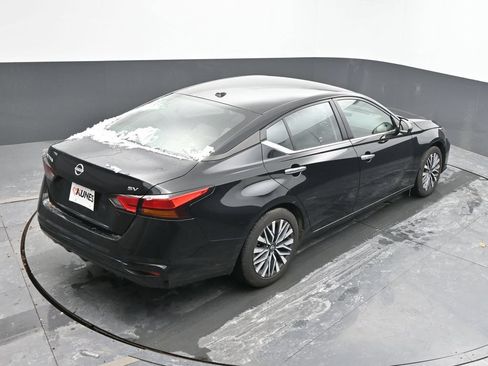 Used 2024 Nissan Altima 2.5 SV FWD image 40