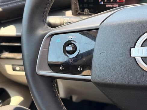 Used 2025 Nissan Murano SV AWD/4WD image 14