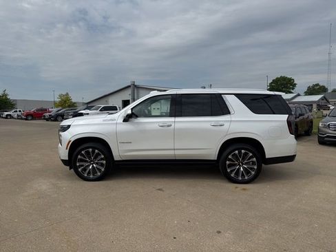 Used 2025 Chevrolet Tahoe High Country AWD/4WD image 4