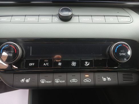 New 2025 Hyundai Elantra Limited image 28