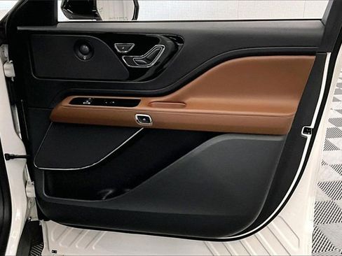 Used 2023 Lincoln Aviator Reserve w/ Elements Package Plus image 18