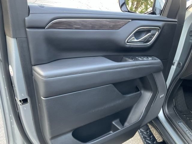 Used 2024 Chevrolet Suburban Z71 w/ Luxury Package AWD/4WD image 7