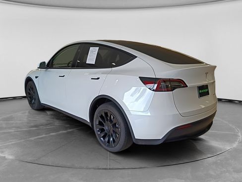 Used 2023 Tesla Model Y Long Range AWD/4WD image 14