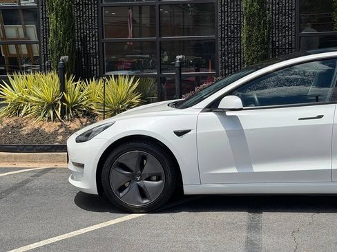 Used 2020 Tesla Model 3 Standard Range Plus RWD image 10