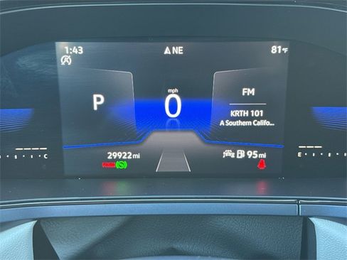 Certified 2023 Volkswagen Taos SE w/ Panoramic Sunroof Package image 32