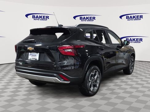 Used 2024 Chevrolet Trax LT w/ Driver Confidence Package image 5