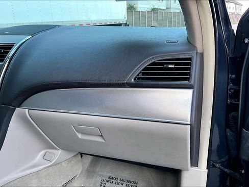 Used 2014 Lincoln MKX FWD w/ Equipment Group 101A image 18