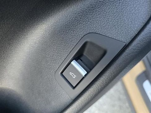 Used 2024 Audi Q8 Prestige image 25