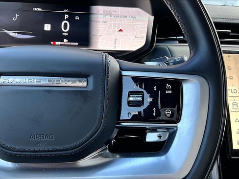 Used 2024 Land Rover Range Rover SE image 18