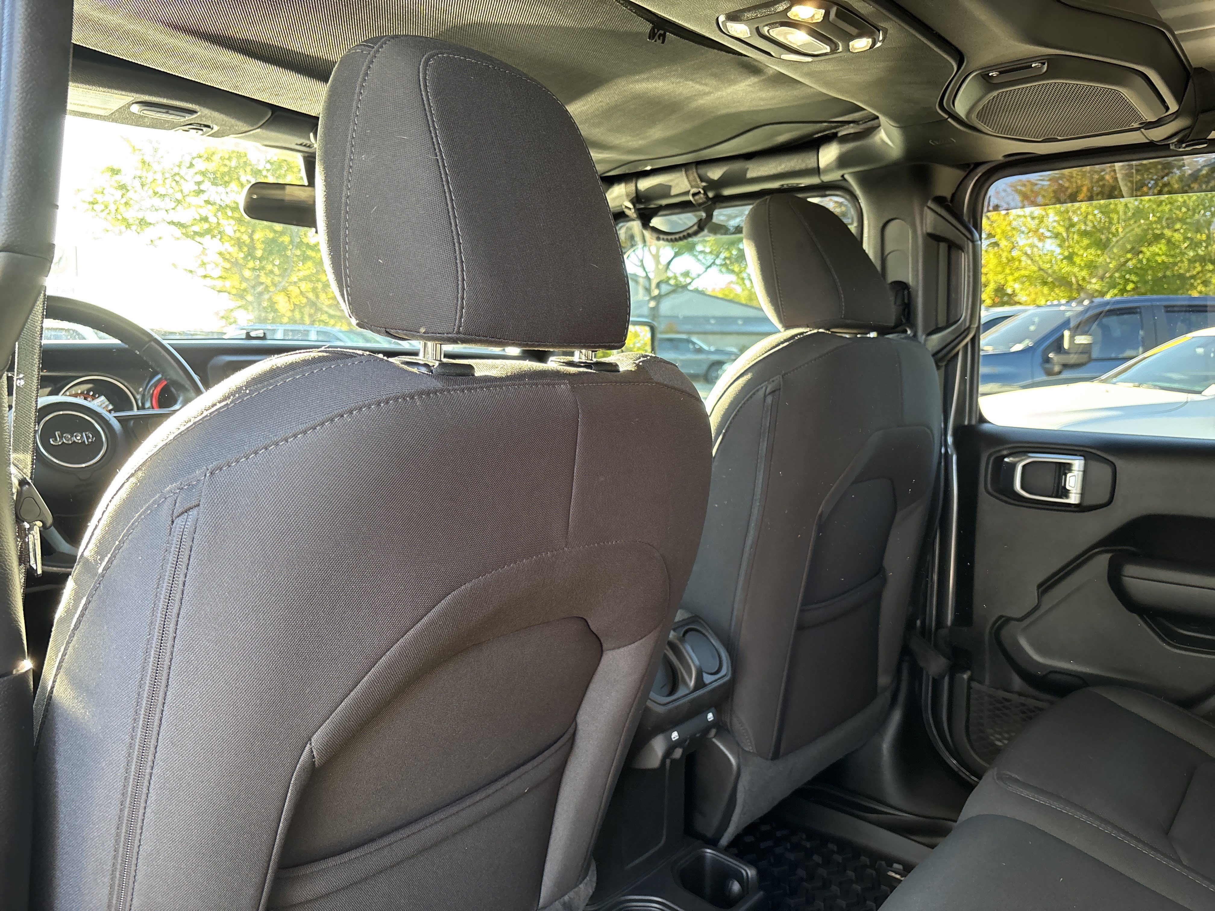 Used 2022 Jeep Gladiator Sport AWD/4WD image 16