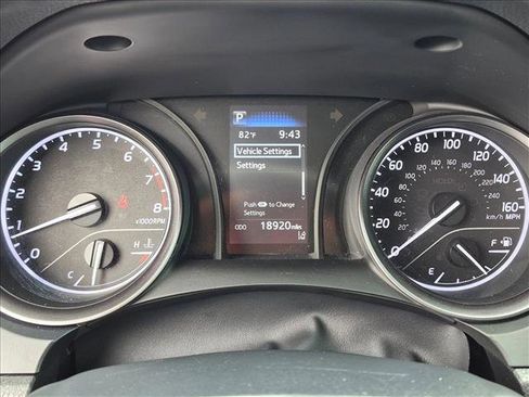 Used 2023 Toyota Camry SE FWD image 11