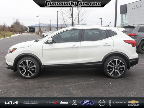 Used 2018 Nissan Rogue Sport SL w/ SL Premium Package image 3