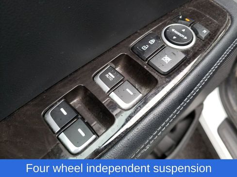 Used 2017 Kia Sorento LX w/ LX Convenience Package image 18