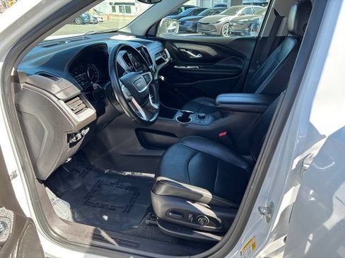 Used 2024 GMC Terrain SLT AWD/4WD image 11