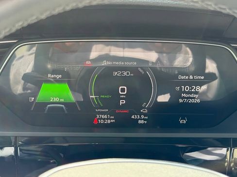 Used 2024 Audi Q8 e-tron Premium Plus w/ Premium Plus Package AWD/4WD image 19
