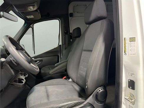 Used 2021 Mercedes-Benz Sprinter 2500 image 11