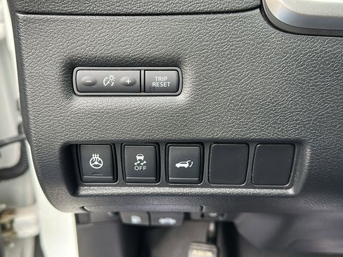 Used 2018 Nissan Murano Platinum image 16