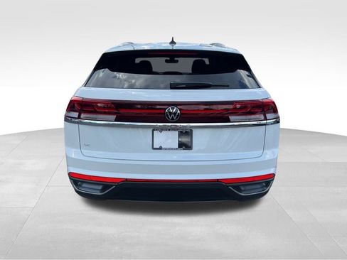New 2026 Volkswagen Atlas Cross Sport SE FWD image 6