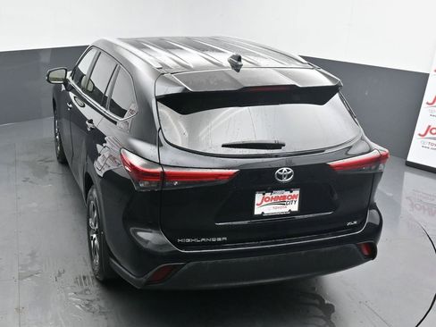 Used 2023 Toyota Highlander XLE image 37