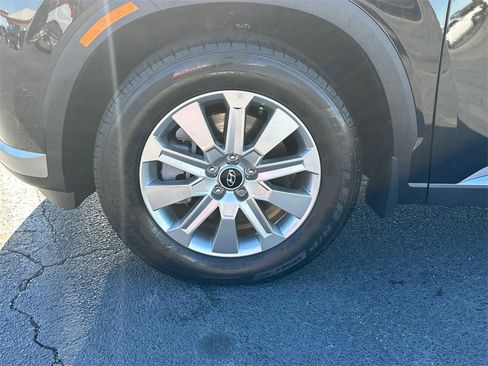 Used 2025 Hyundai Palisade SE image 11