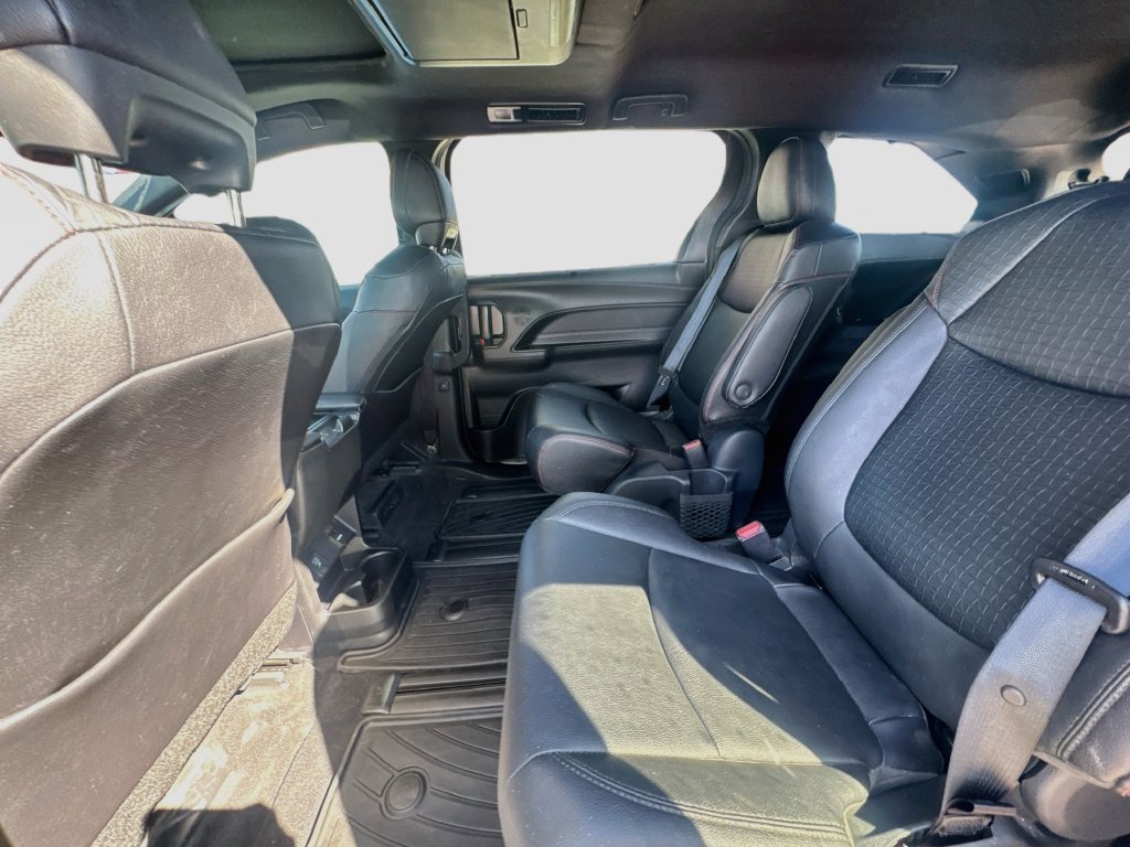 Used 2026 Toyota Sienna XSE FWD image 26